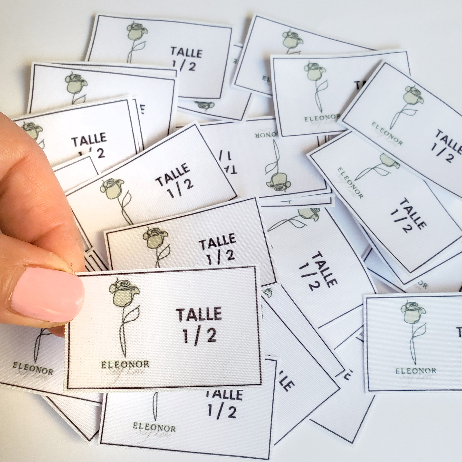 Con tu logo - Etiquetas de Tela Termoadhesiva para Ropa planchables - Imagen 4